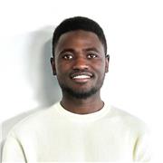 Titulaire d’une licence en sociologie parcours social, interprète indépendant et bénévole en soutien scolaire.